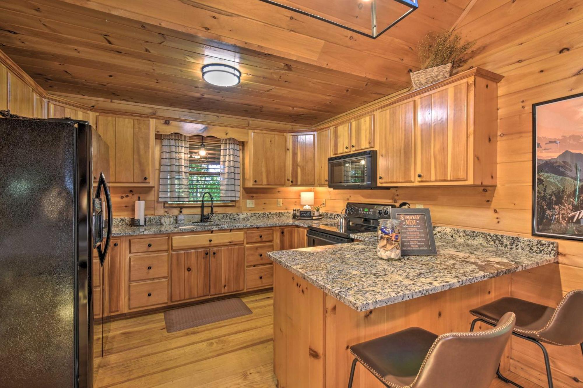 Blue Ridge Cabin Hot Tub, Fire Pit And Grill! ภายนอก รูปภาพ