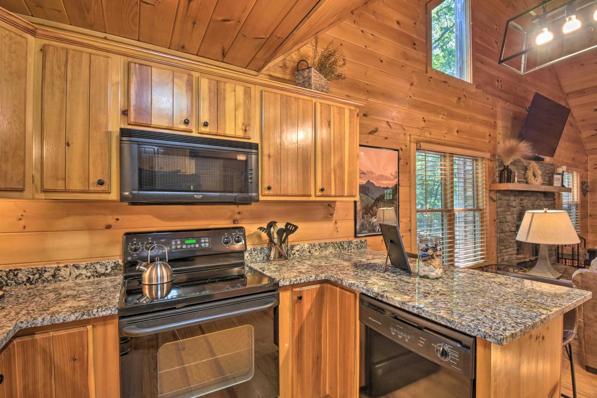 Blue Ridge Cabin Hot Tub, Fire Pit And Grill! ภายนอก รูปภาพ